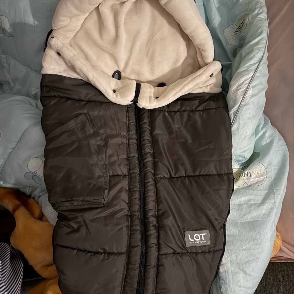 Stroller footmuff